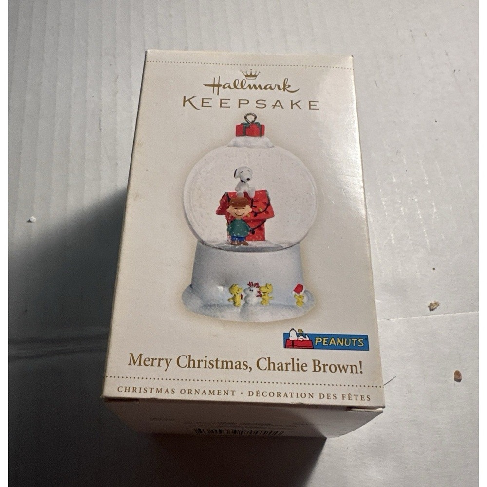 Hallmark Keepsake Charlie Brown Snoopy Peanuts Christmas Glass Ornament